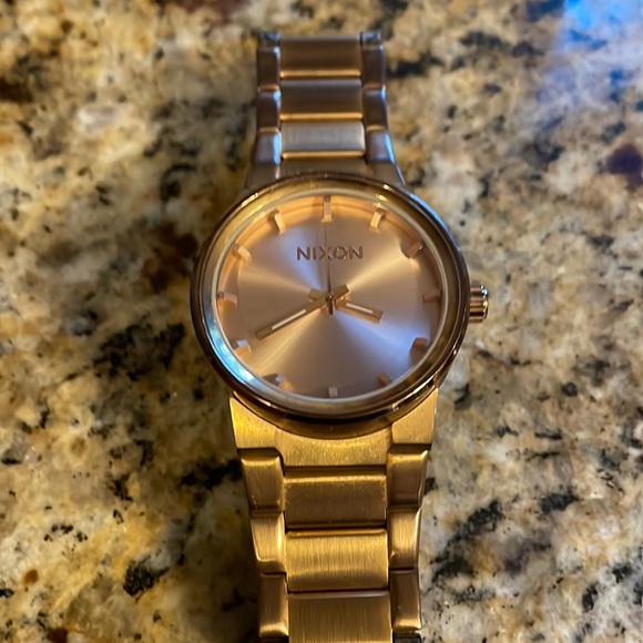 Nixon Accessories - Nixon watch, gently used.NEEDS a battery
